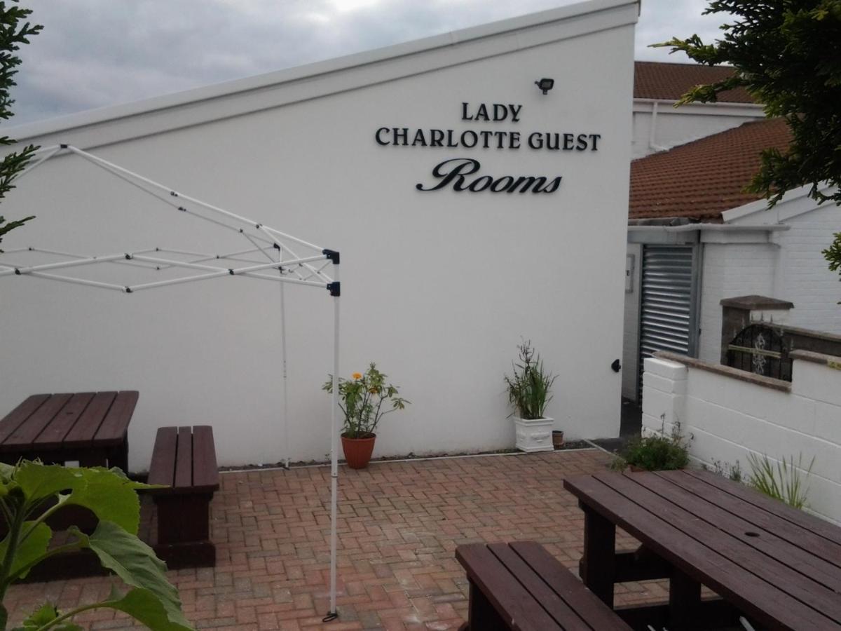 Lady Charlotte Guest Rooms Triple Rooms Dowlais Ngoại thất bức ảnh