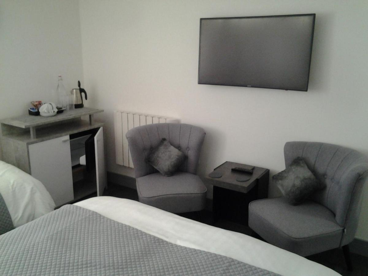Lady Charlotte Guest Rooms Triple Rooms Dowlais Ngoại thất bức ảnh